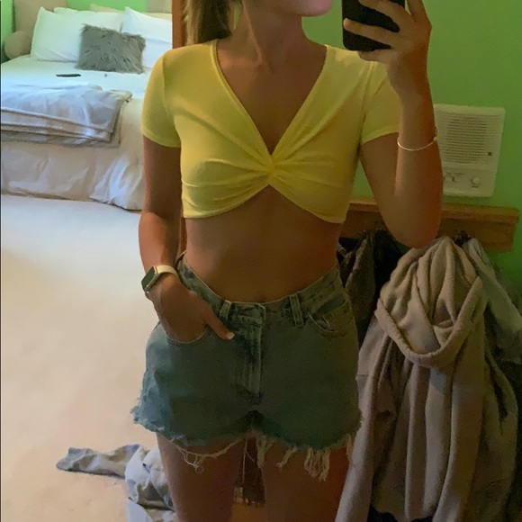 SOLD!!! Crop Top - Picture 4 of 5